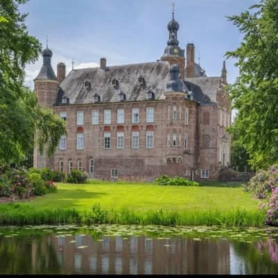 Afgelopen zondag prachtige barok uitgevoerd door Armonico Tributo met alt Margot Oitzinger , Laura Bruggen, Agnieszka Papierska en Tom Moonen op (alt)viool, Jan Insinger en Marike Tuin op cello en violone, en Robert Koolstra op klavecimbel.
Mooie werken van Vivaldi, Scarlatti, Pergolesi en anderen

#kamermuziek #barok #kleineconcerten #landgoederenenkastelen #oudemuziek
